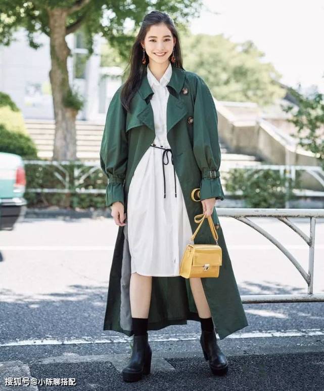 颜色|初秋到来,风衣安排上!2个穿搭重点3个搭配思路,时髦又高级