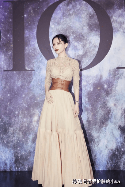 一身|小个子不管穿裙还是穿裤，遵循这3个“原则”，就不会显矮显胖