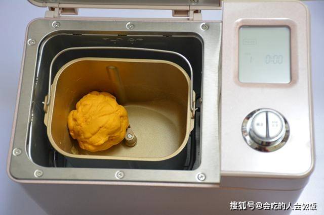 面團|松松軟軟，就和蛋糕一樣，小雞仔饅頭，手掌那么大，好吃好看