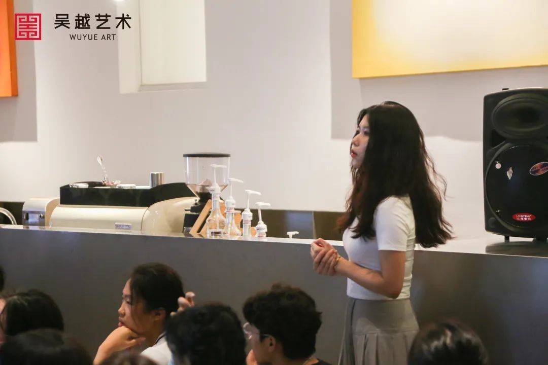 林老师有时也会和同学们互动▲同学们也很配合老师的互动▲每一位