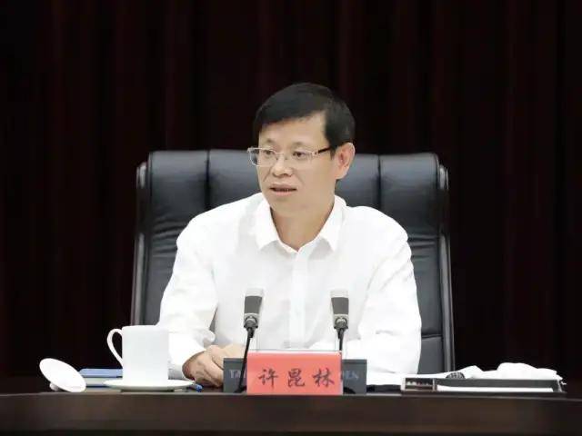 江苏省委常委,苏州市委书记许昆林,苏州市委副书记,市长李亚平会见了