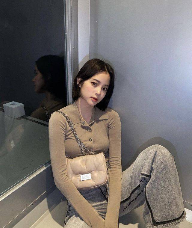 卫衣|欧阳娜娜剪短发后更好看了，现身机场秀穿搭，休闲时尚很气质