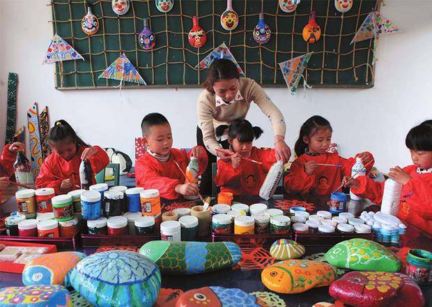 动画片|许多幼儿园，把孩子关在室内看动画片，几乎没有运动课程，怎么办？