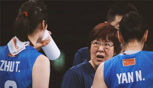 参赛|女排尴尬！还没解除隔离，中国排协却深夜发声：中国女排今日出征