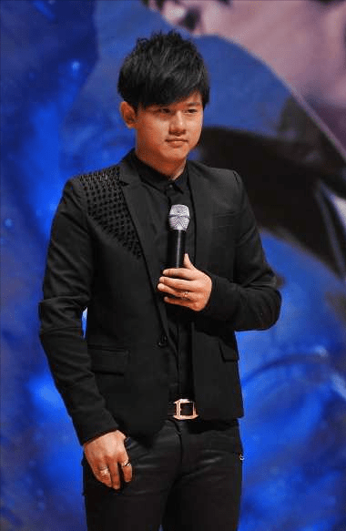 眼睛|张杰早年参加相亲节目画面辣眼睛，表白还被拒，谢娜看了想打人？