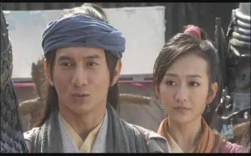 2010年,入行5年的王鸥,与吴奇隆合作《镖行天下前传》,饰演打女"谷