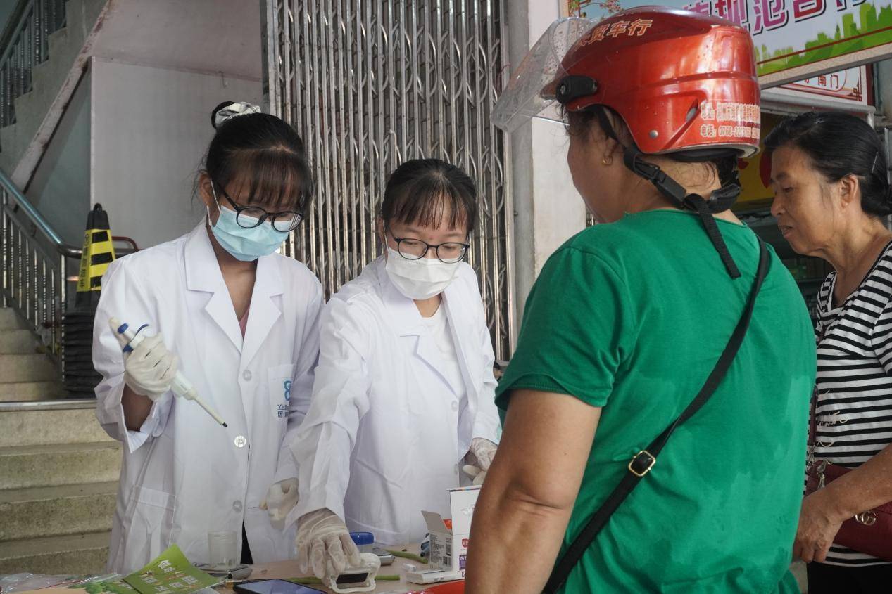 饮食|“食品安全与营养中国行”华南农业大学实践团赴潮州宫前市场开展科普宣讲