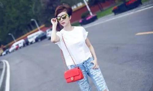 厚底|金巧巧的时尚真让人难懂，穿破洞裤配双恨天高