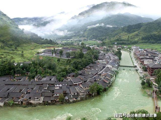 陕西最西边的古镇“一脚踏三省”，古老又文艺，距九寨沟227公里