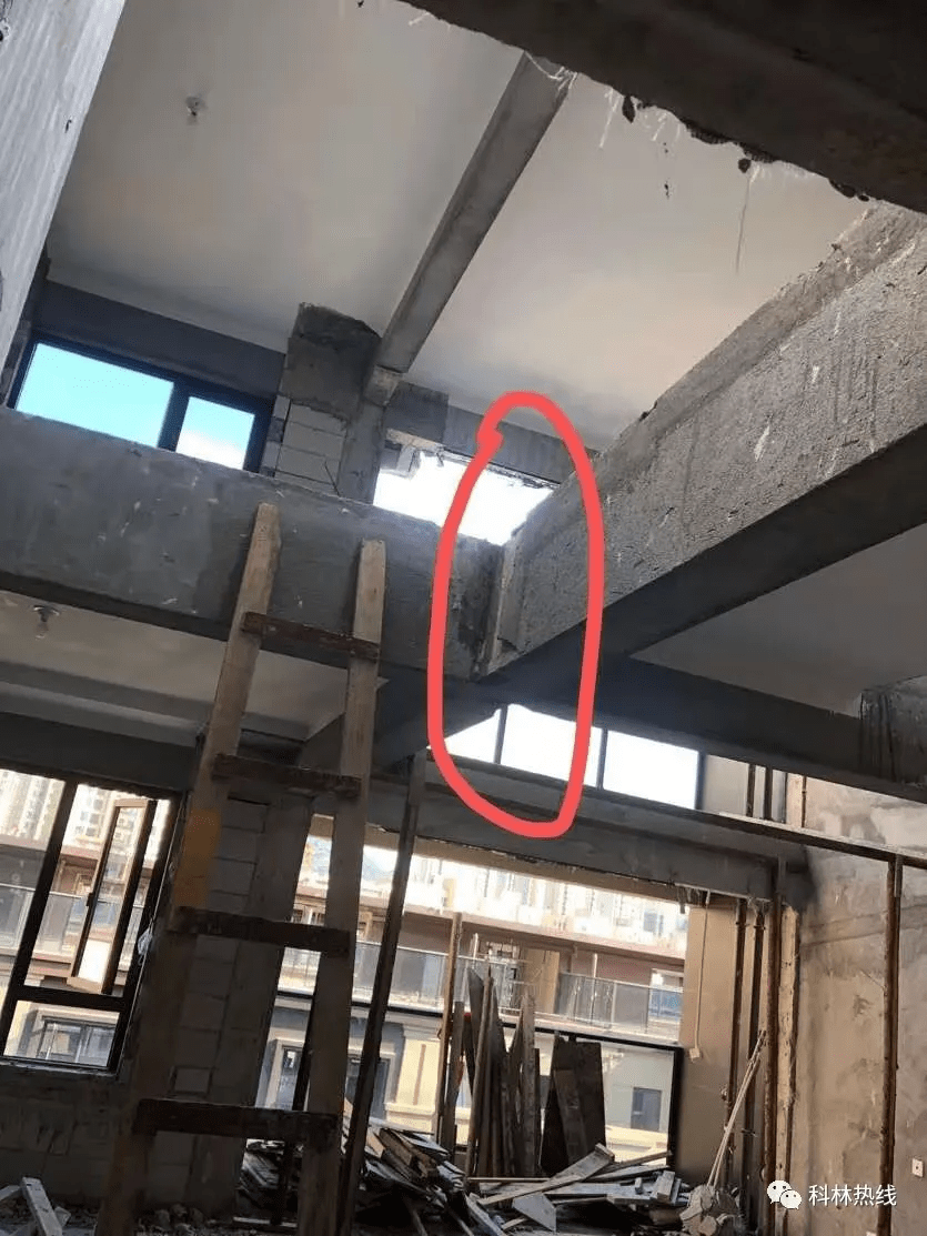 平阳国悦府楼盘新房承重梁出现裂纹急坏房主吓跑房开