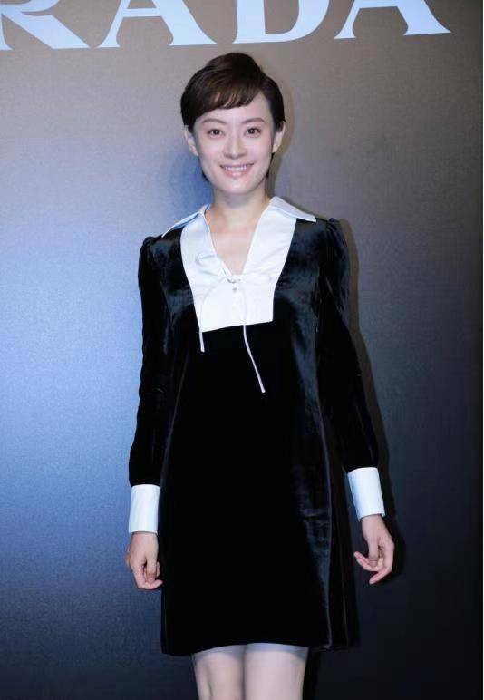 设计|有种“高级感”叫孙俪的裙子,丝绒拼接连衣裙高贵优雅,时髦精致