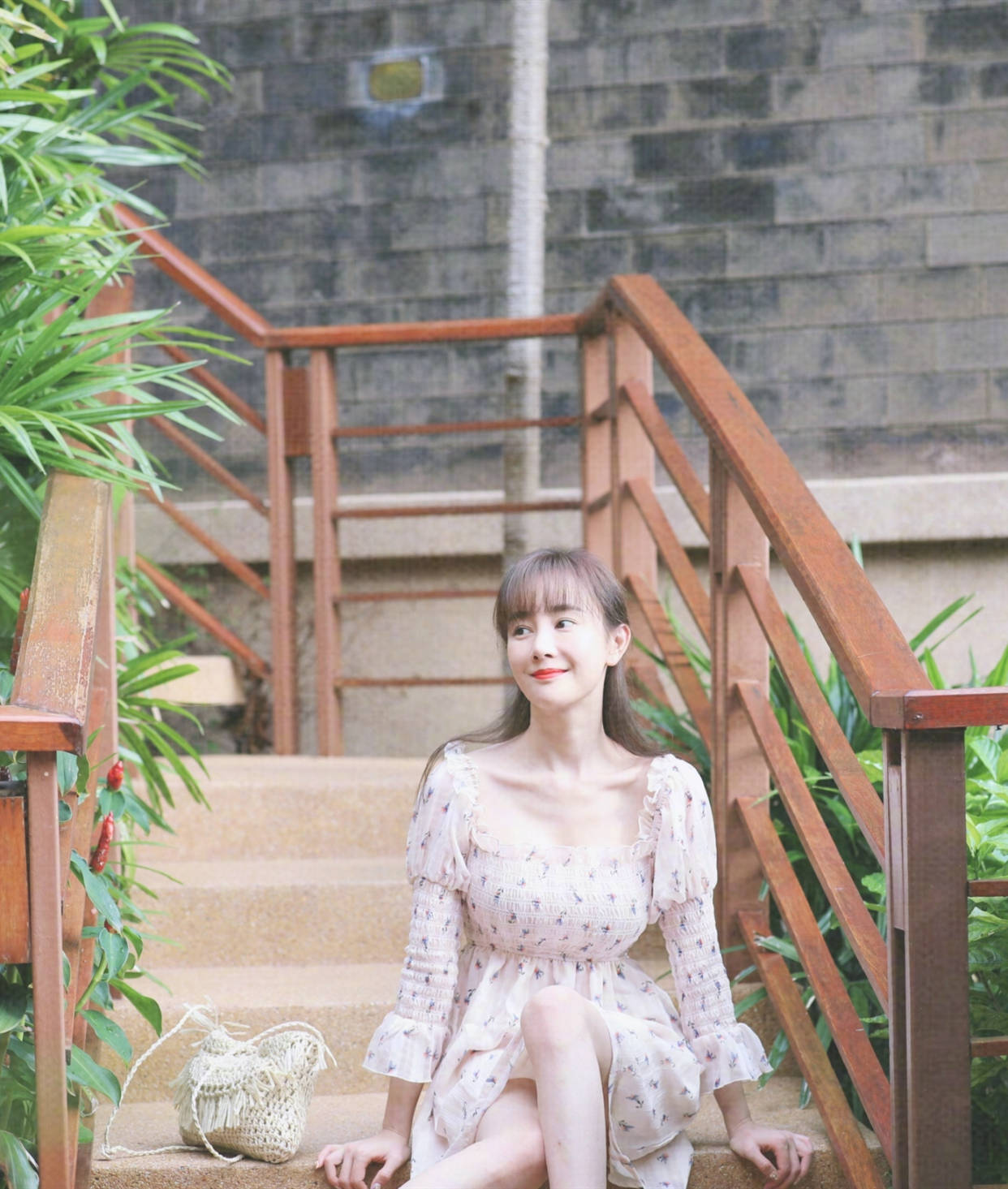 身材|张檬真是“人间白馒头”！穿旗袍秀“多肉”身材，凹凸感太不真实