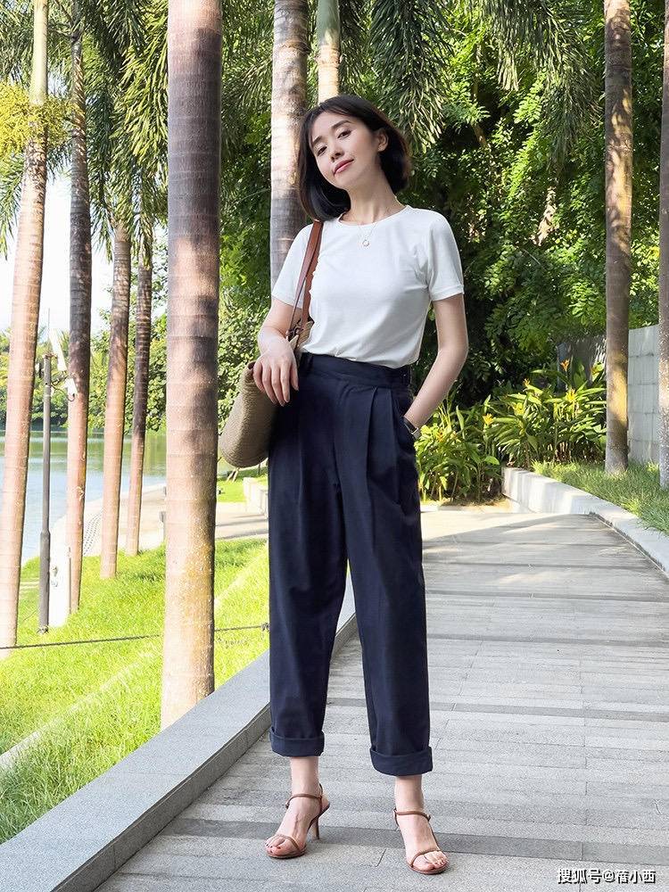 小白|这才是衣橱里的“无龄感裤子”,百搭又时髦,什么年龄都可以穿