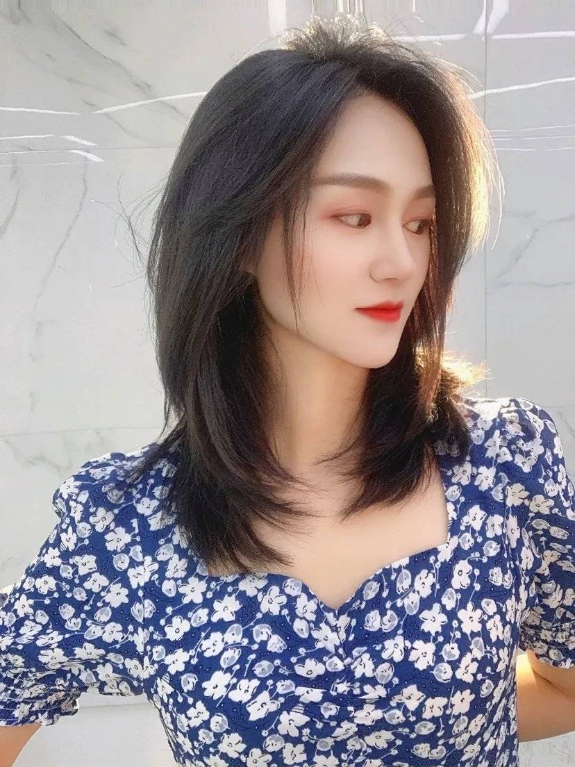 发型|羊毛卷已过时，22款当下流行发型送给大家，直接剪就对了
