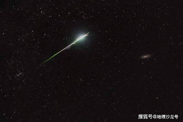 彗星|为什么每年八月中旬至下旬，都会迎来绚烂的“英仙座流星雨”？