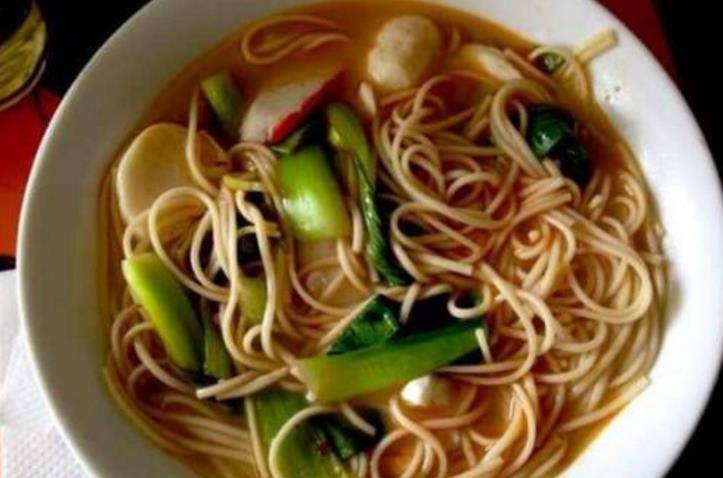 因为|四位阿姨来幼儿园应聘做饭,一人做一种面条,你准备录用谁呢?