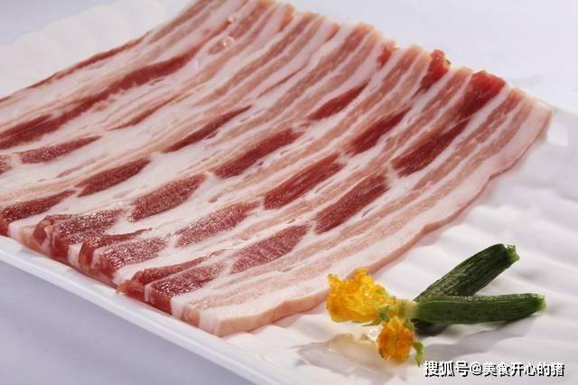 做法|五花肉还有这种吃法，一咬嘎嘣脆，做法简单，一次2斤不够吃