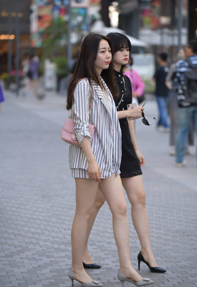 小高|气质女生的通勤装，简单又有魅力，好似“仙女”般出尘！