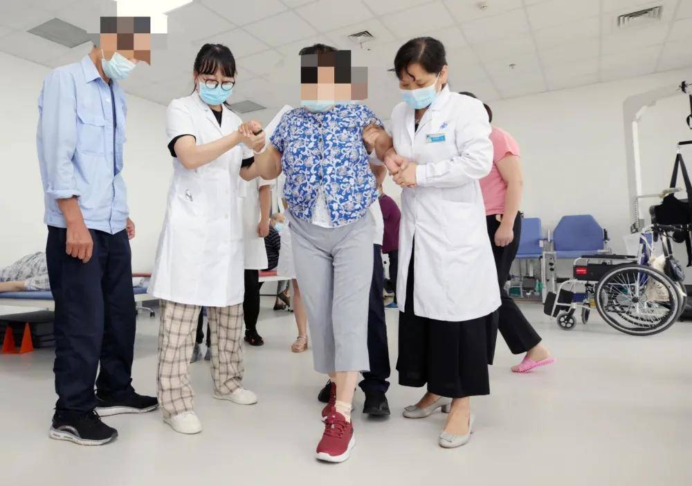 医护|交大一附院东院：专家纷至沓来