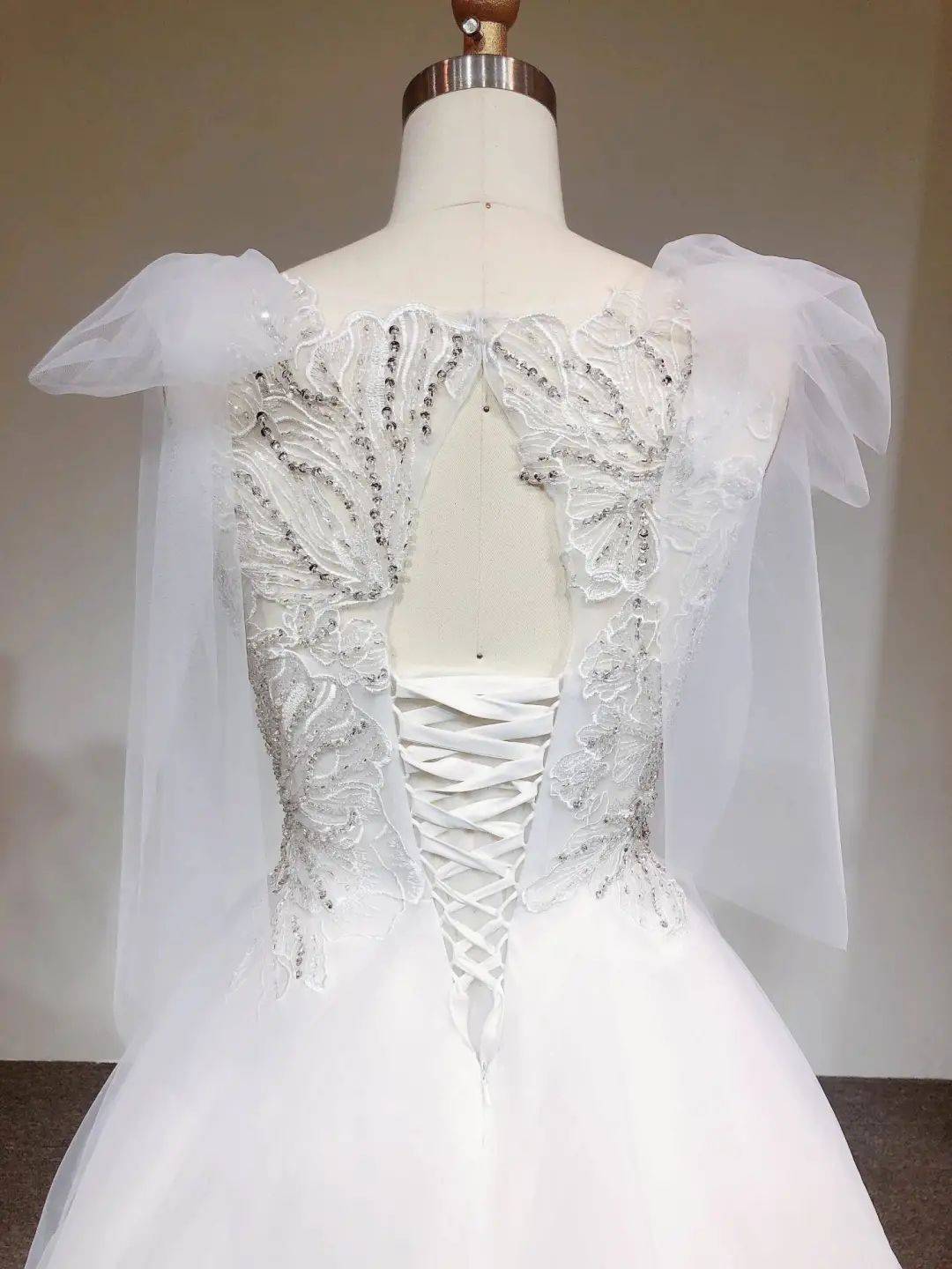 设计|小E优品推荐 | “国色”婚纱礼服，中外设计力量