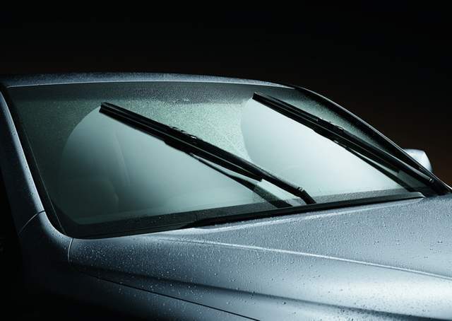 汽车雨刮器刮不干净 究竟是哪里出了问题 乐惠车