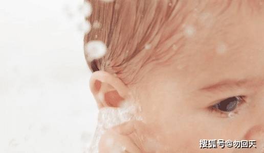 如何给婴儿洗脸又简单又干净 05323869c3df48ccba3ae795f8fbf872.jpeg