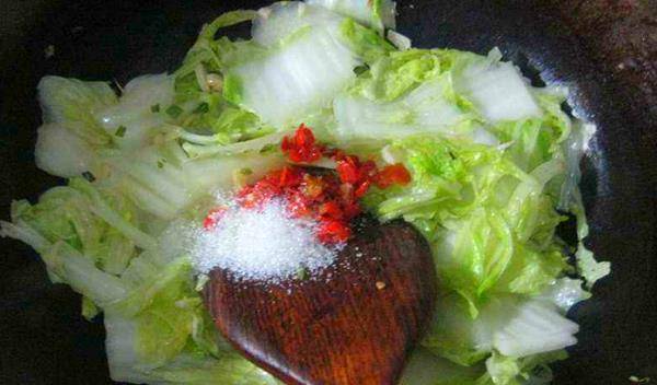 酸辣白菜帮家常做法简单 0994ad1703da40be82091b75a260106f.jpeg