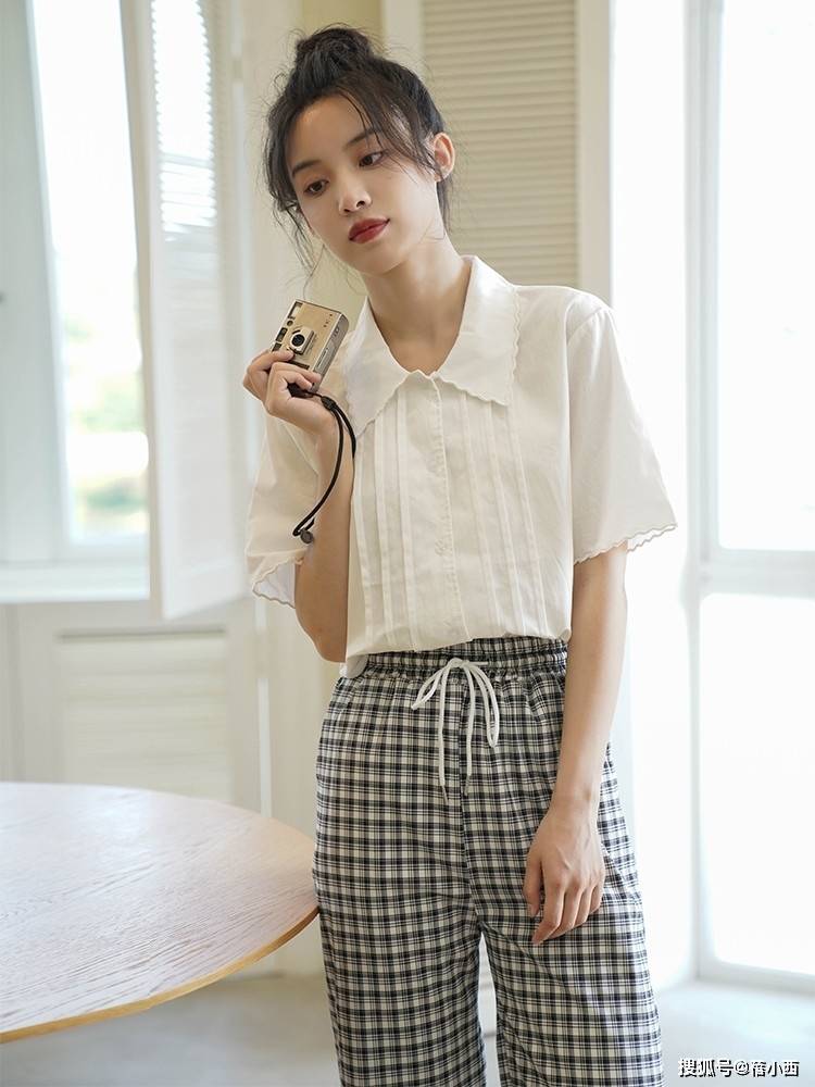 颜色|简约不繁琐才是真高级，分享7套初秋搭配，跟着穿秒变时尚小达人