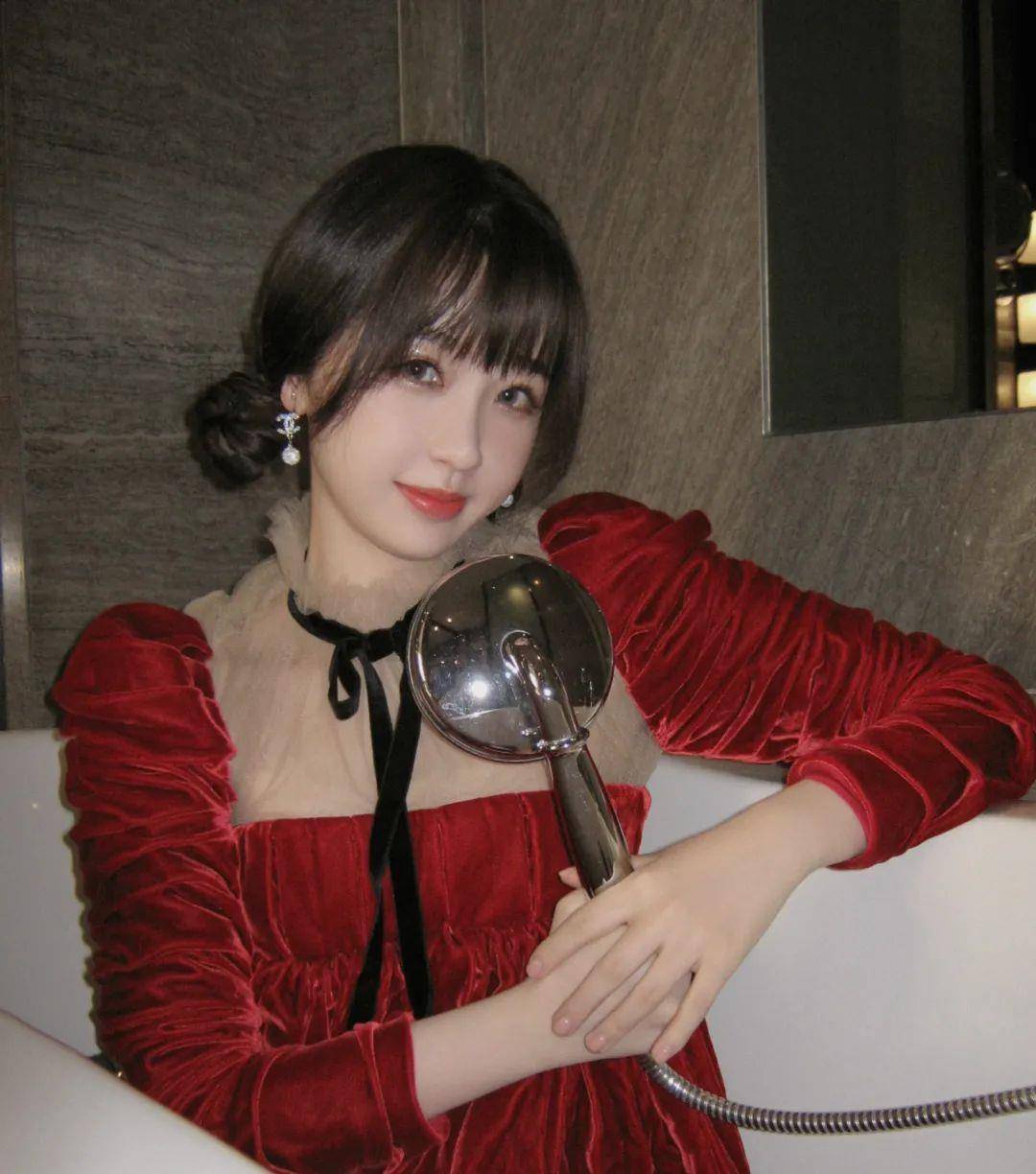 亮片|眼睛上有星星？Bling Bling的珠光眼影超级仙气！