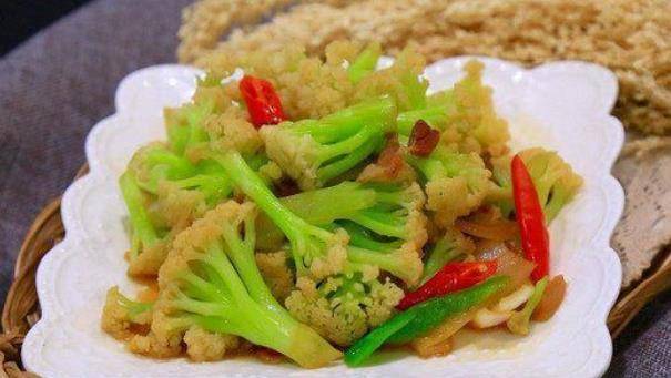 干锅花菜的家常做法与口感 1e33ec7026484cb79b494538625dab9f.jpeg