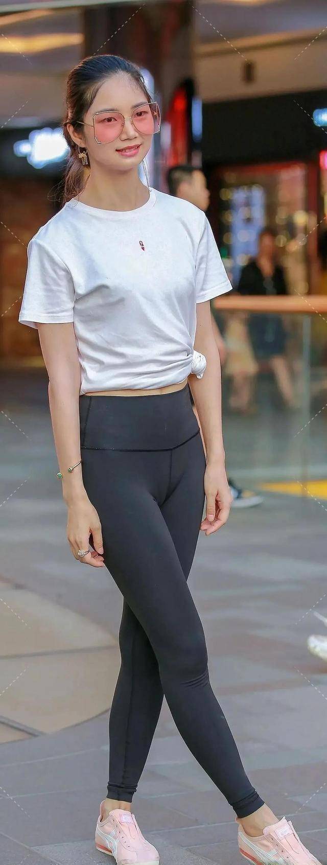 个性|“御姐范”的瑜伽裤美女，造型个性又有时尚感，都很方便