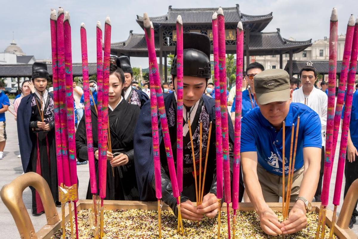 袁世杰|电影《奇案迷踪》在象山影视城盛大开机