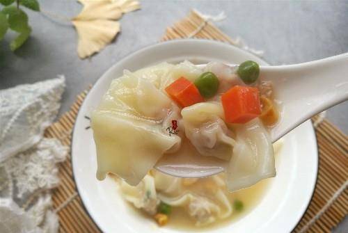 加入适量|要吃馄饨自己在家做,任性简单又营养丰富,快快学起来