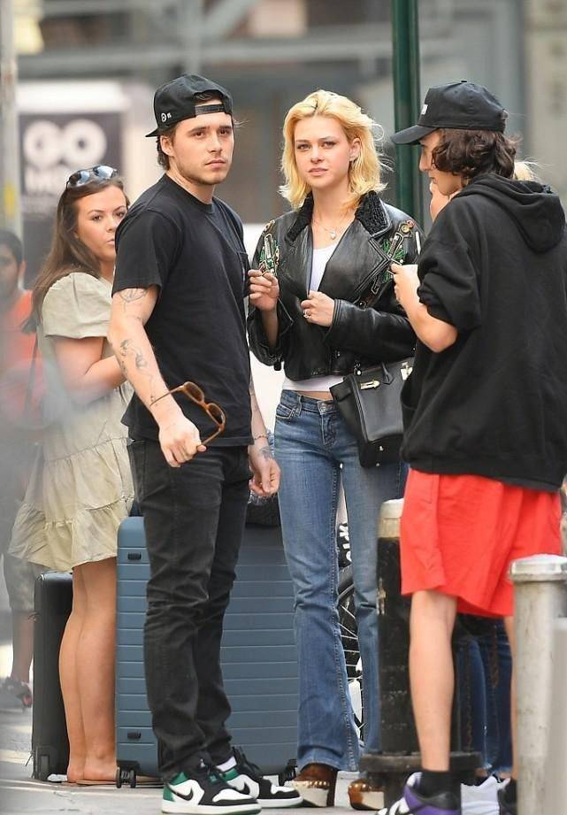 事情|贝克汉姆儿子继承了父亲的高颜值，和未婚妻同框，穿得休闲简约