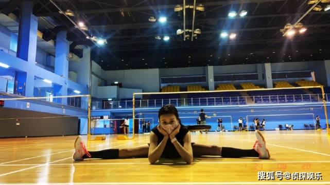 因为|地表最强孕妈！陈意涵挺二胎孕肚运动，多角度展示一字马状态赞爆