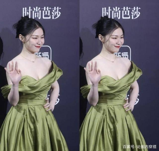 舞台|金靖不愧是微胖界的穿搭典范，一袭绿裙超显肤白，舞台上成焦点