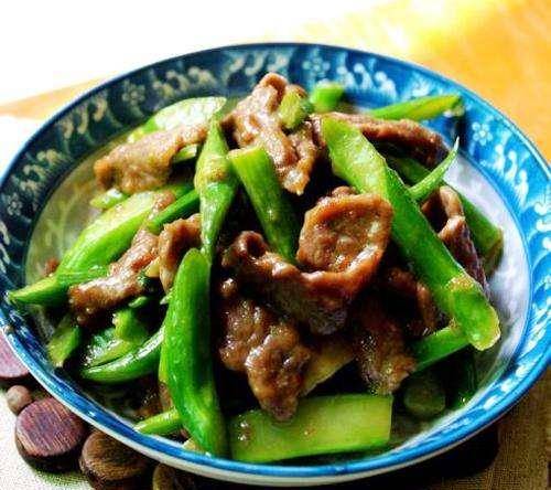 如何做牛肉炒芥蓝 e0d46dacab1d4fd6b4f271239e3bfaf4.jpeg