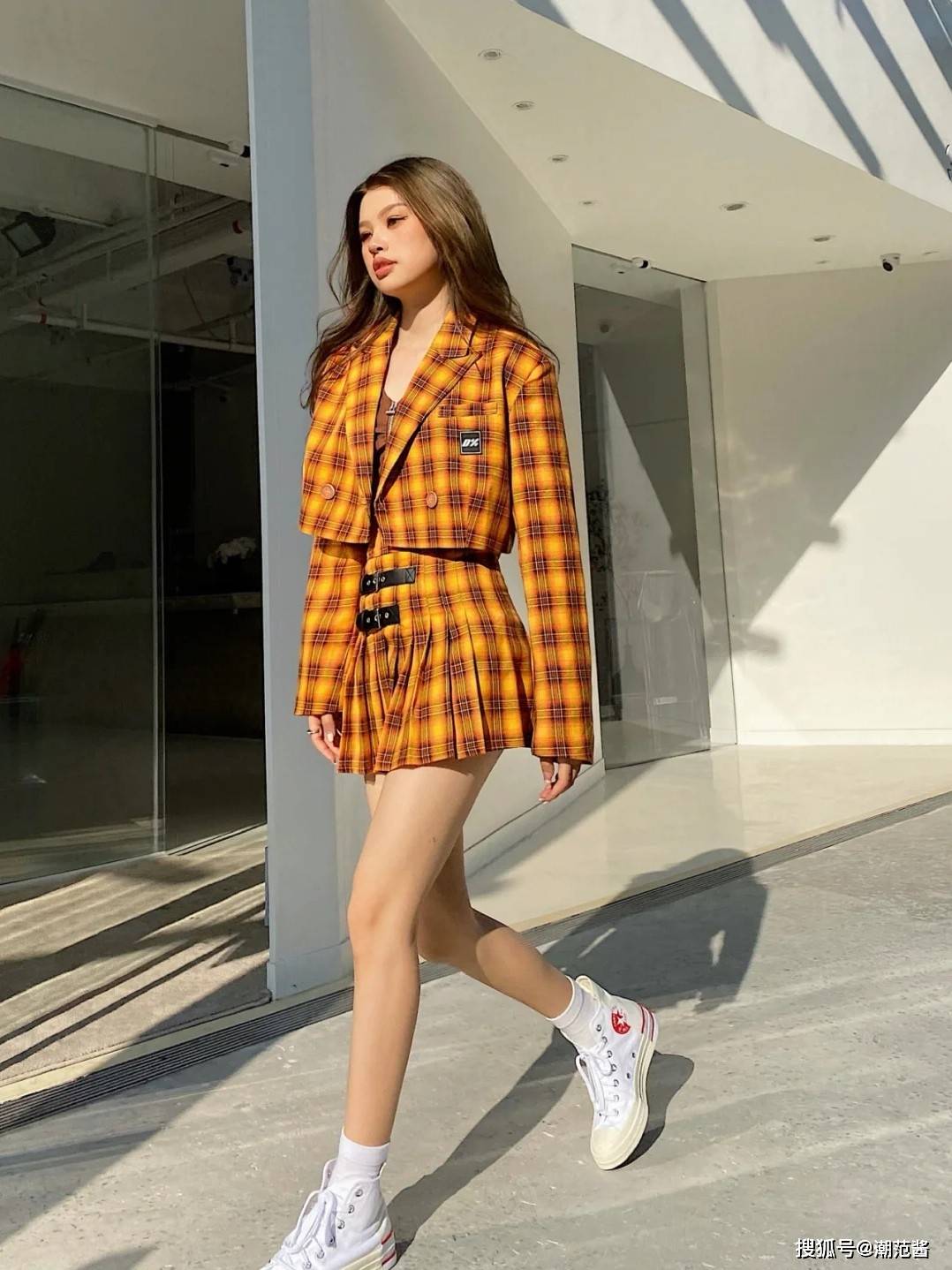 夏秋之|夏秋之交不知道怎么搭配过渡?巧妙运用层次感,把握诱人魅力