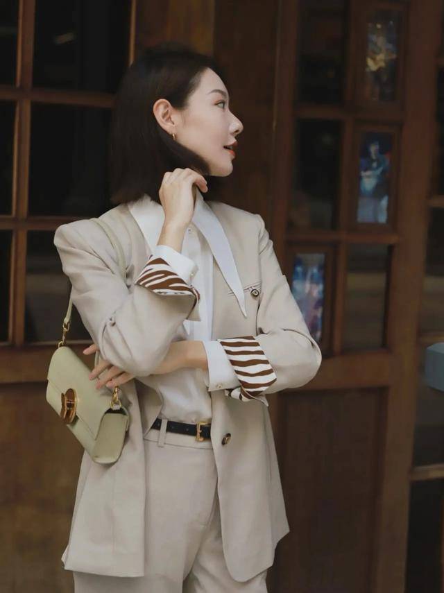 丽人|都市丽人职场西装套装穿搭，简直是为了刚柔并济的女孩专属打造的