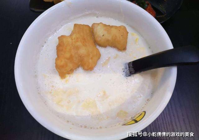 因为|吃早餐时，最好不要吃这4种，没营养不说，有的还会危害身体健康