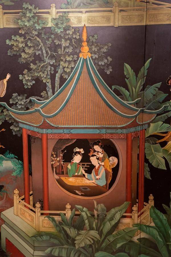 广州花园酒店，富丽堂皇的大堂，一块壁画竟然用了两公斤黄金！