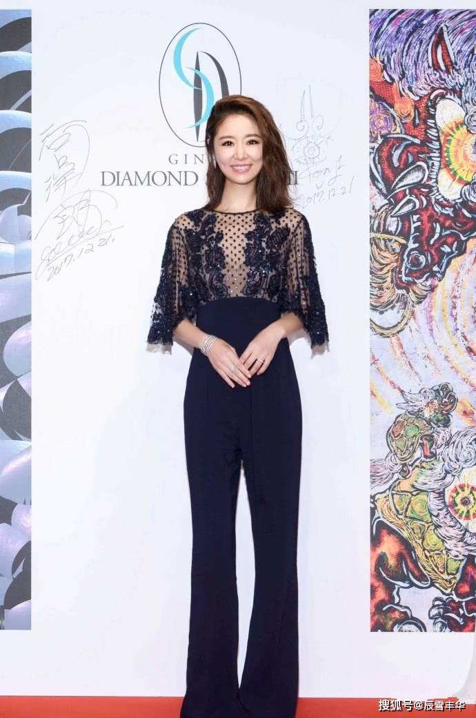 黑色|林心如气质真挺好的，黑色“礼服裙”轻松驾驭，美得高级又显身材