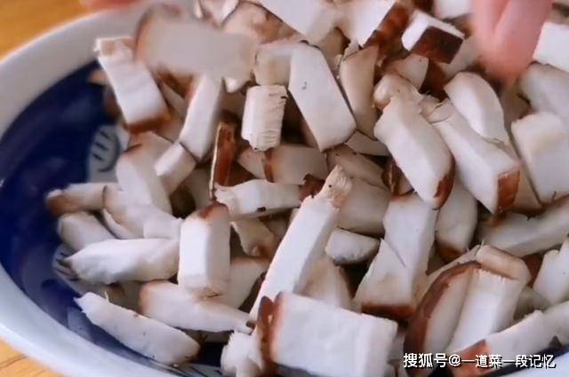 面粉怎么做油炸小吃 5f83f9d32b1a4c329d4fbed601705334.jpeg