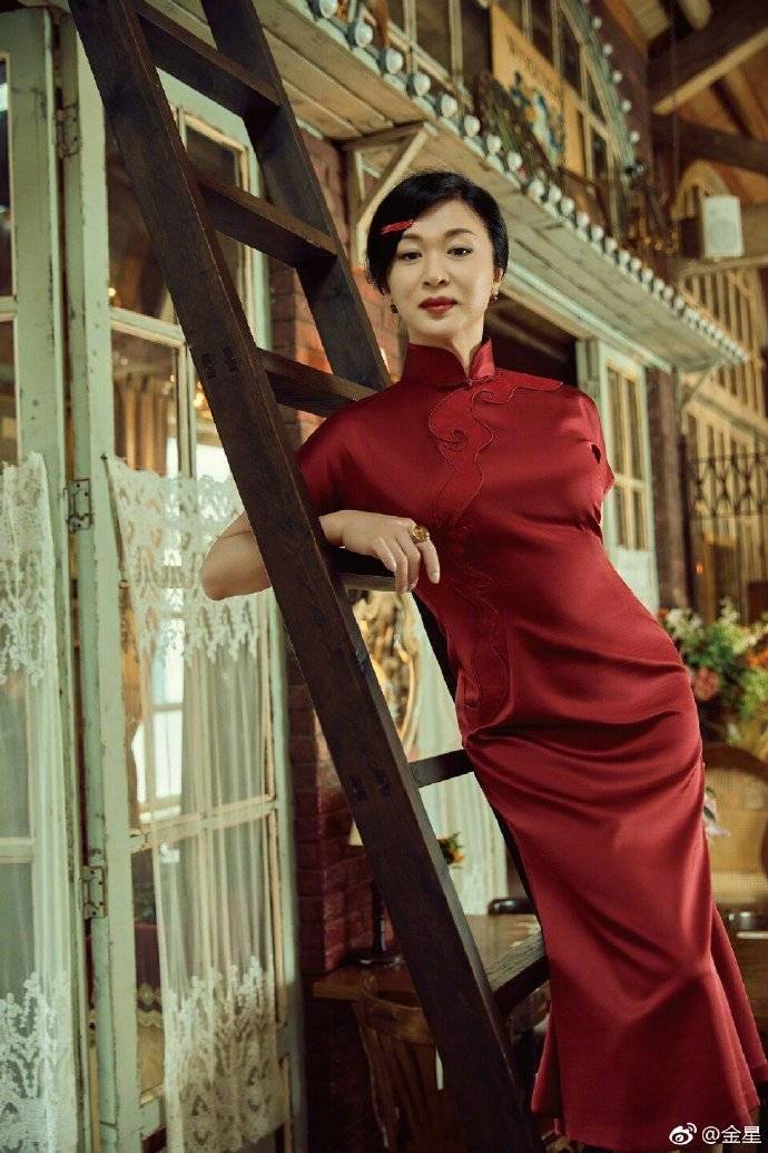 凹凸|金星穿旗袍秀美丽身材，凹凸有致尽显女人风采，网友：颜值进化了