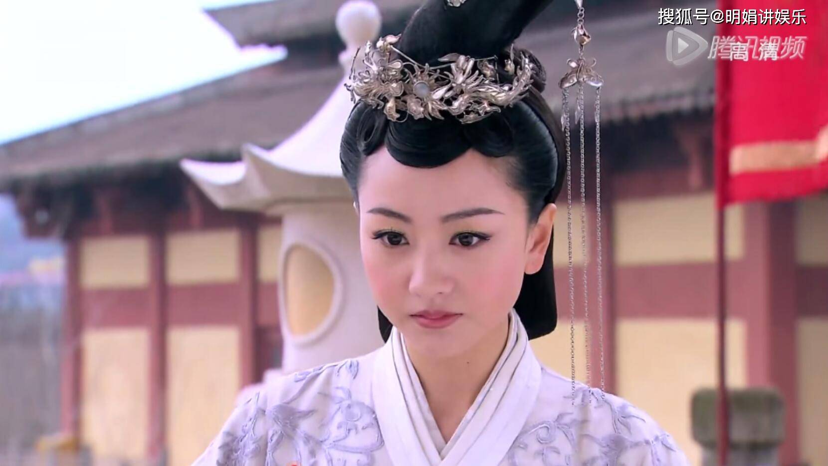 美人|素雅别致的银白流苏美人：锦觅不是最美天仙，素锦胭脂更是惊艳