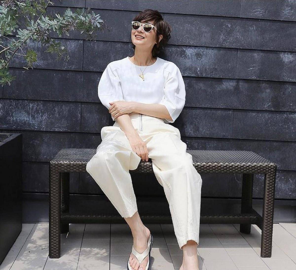 图案|女人过了45岁，夏天穿T恤记住“三不要”，容易显老还没气质