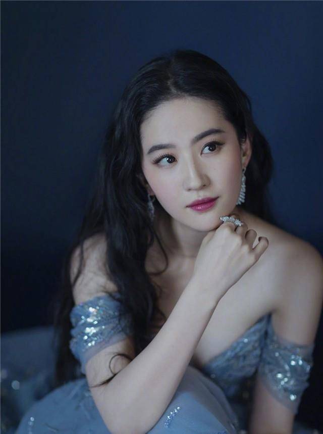 发型|奔四的女人尽量别留短发，很土！推荐这5款发型，太减龄
