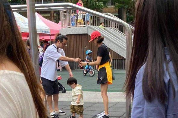 小初|陈意涵晒游泳照官宣怀二胎：找不到比生孩子更有成就感的事