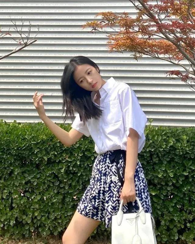 整体|“打底裤”已经失宠了！今年流行的是“爸爸裤”，遮肉显瘦又百搭