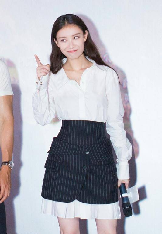 身材|倪妮的腰有多细?穿连衣裙再裹半身裙也不鼓囊,网友:我的榜样